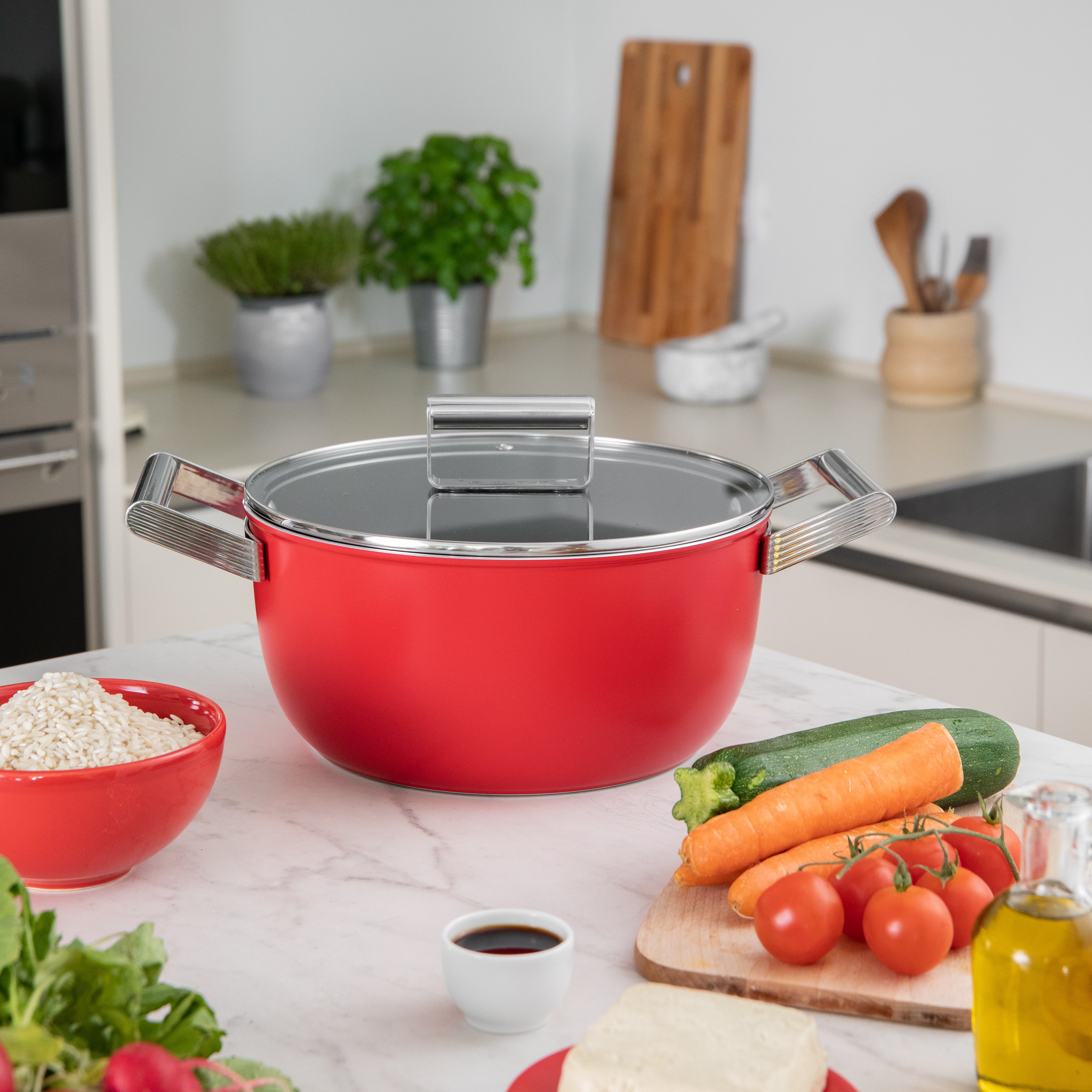 SMEG Casserole with Lid 24cm (Red) - Image 9