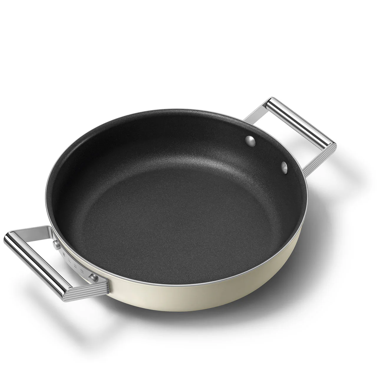 SMEG Deep Skillet with Lid 30cm (Cream) - Image 4