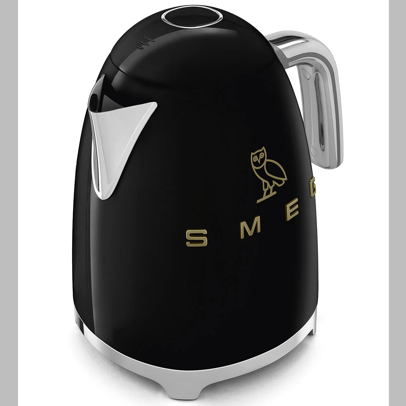 SMEG x OVO Electric Kettle 1.7L Fixed Temperature (Black with Gold) - Image 4