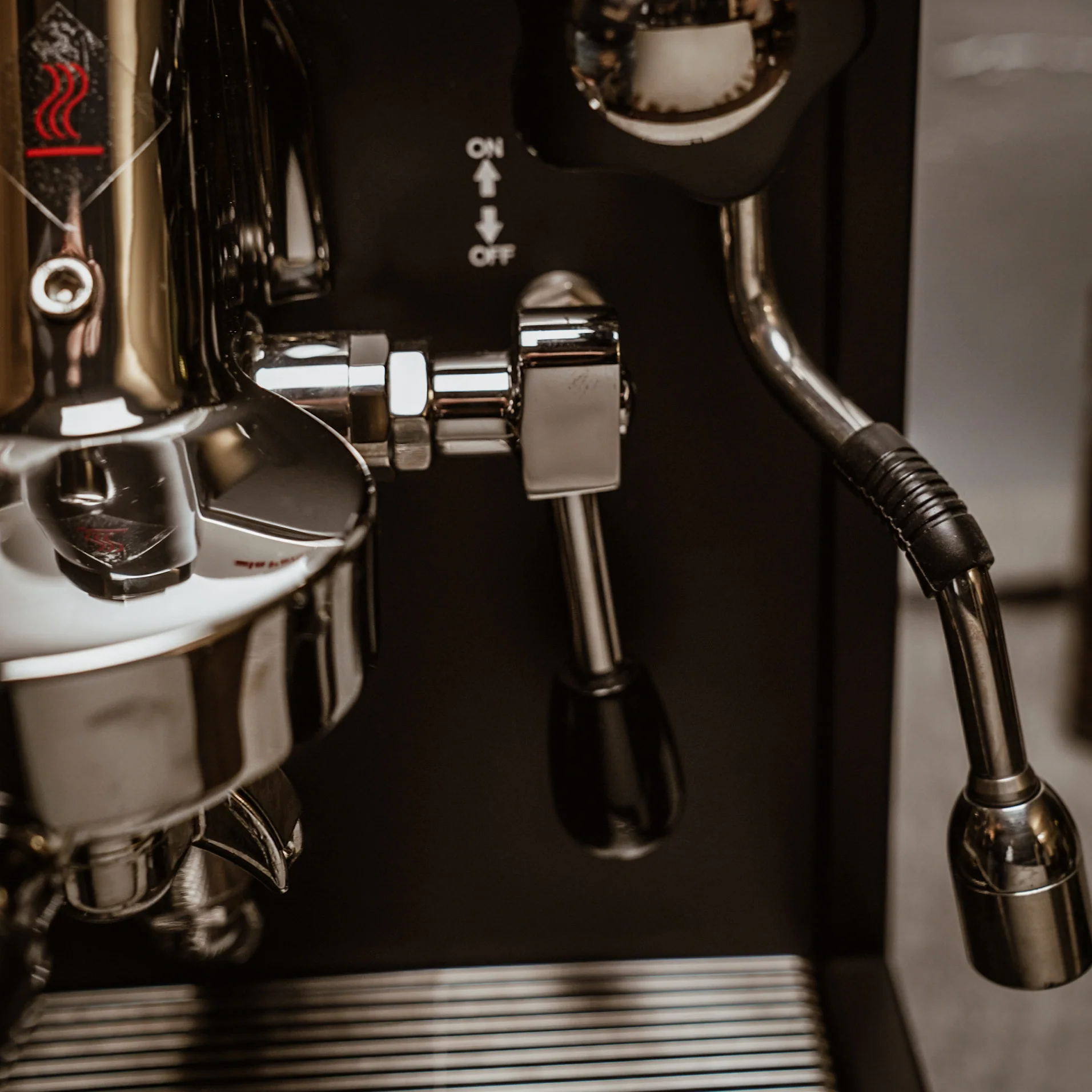 La Pavoni Cellini Classic Nera Semi-Pro Espresso Machine (Matte Black) - Image 8