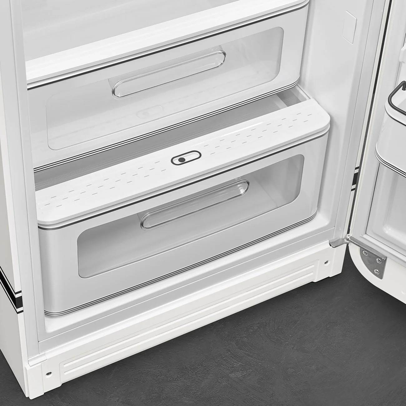 Porsche x SMEG FAB28 Retro Refrigerator Right Hinge Carrara Edition (White Metallic) - Image 7