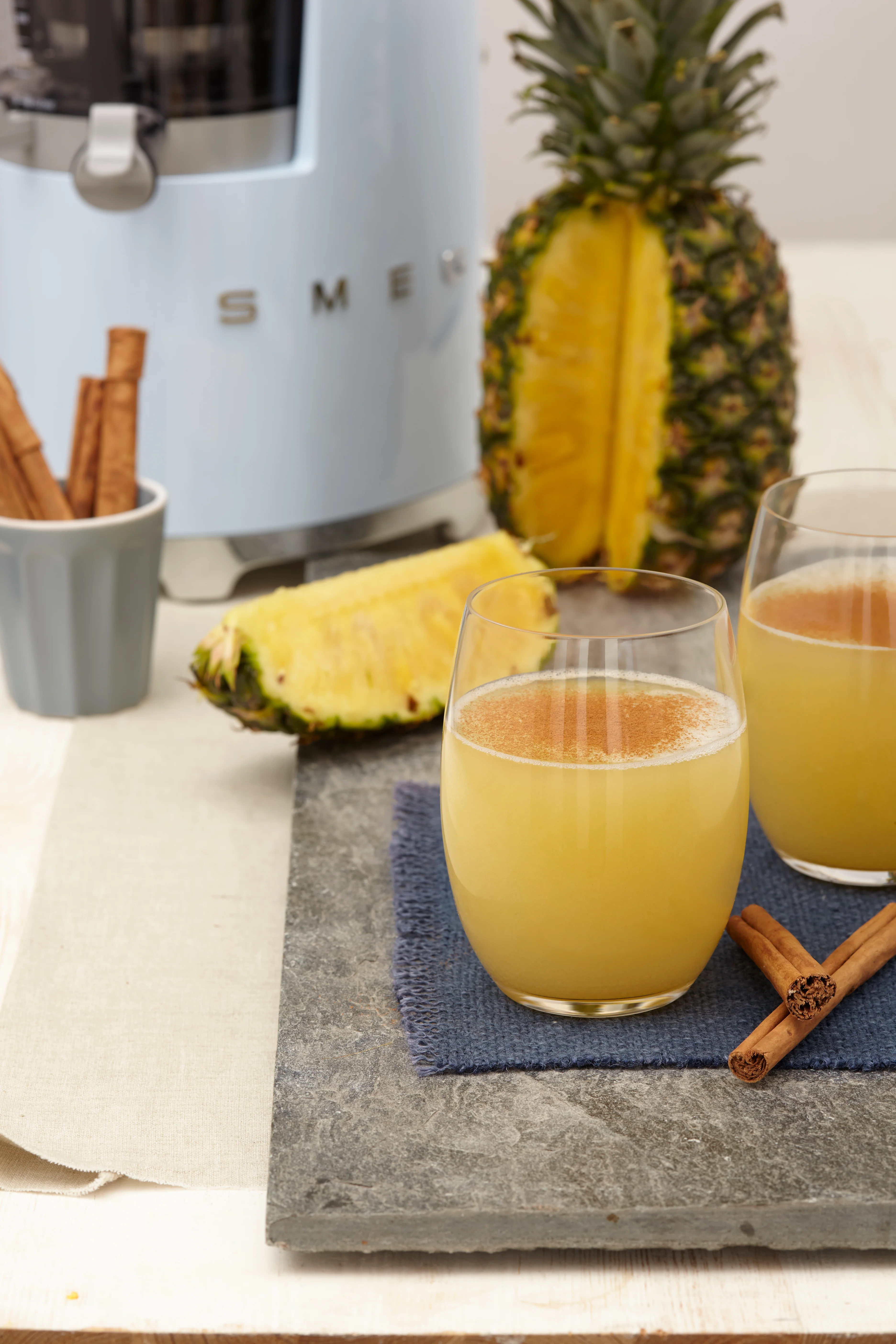 SMEG x D&G Slow Juicer (Sicily My Love) - Image 4