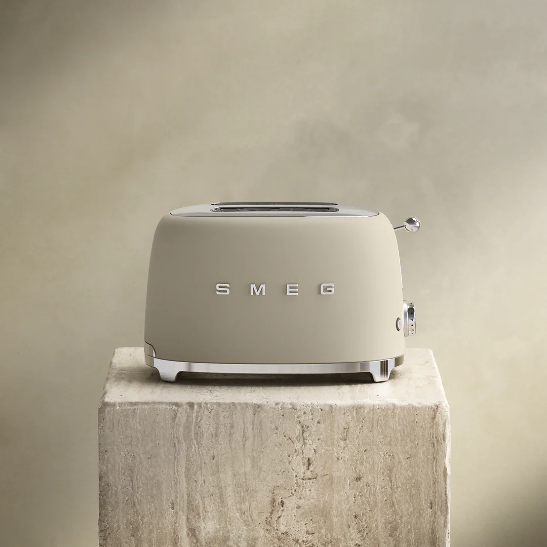 SMEG 2-Slice Electric Toaster (Moonlight Cream Matte) - Image 3