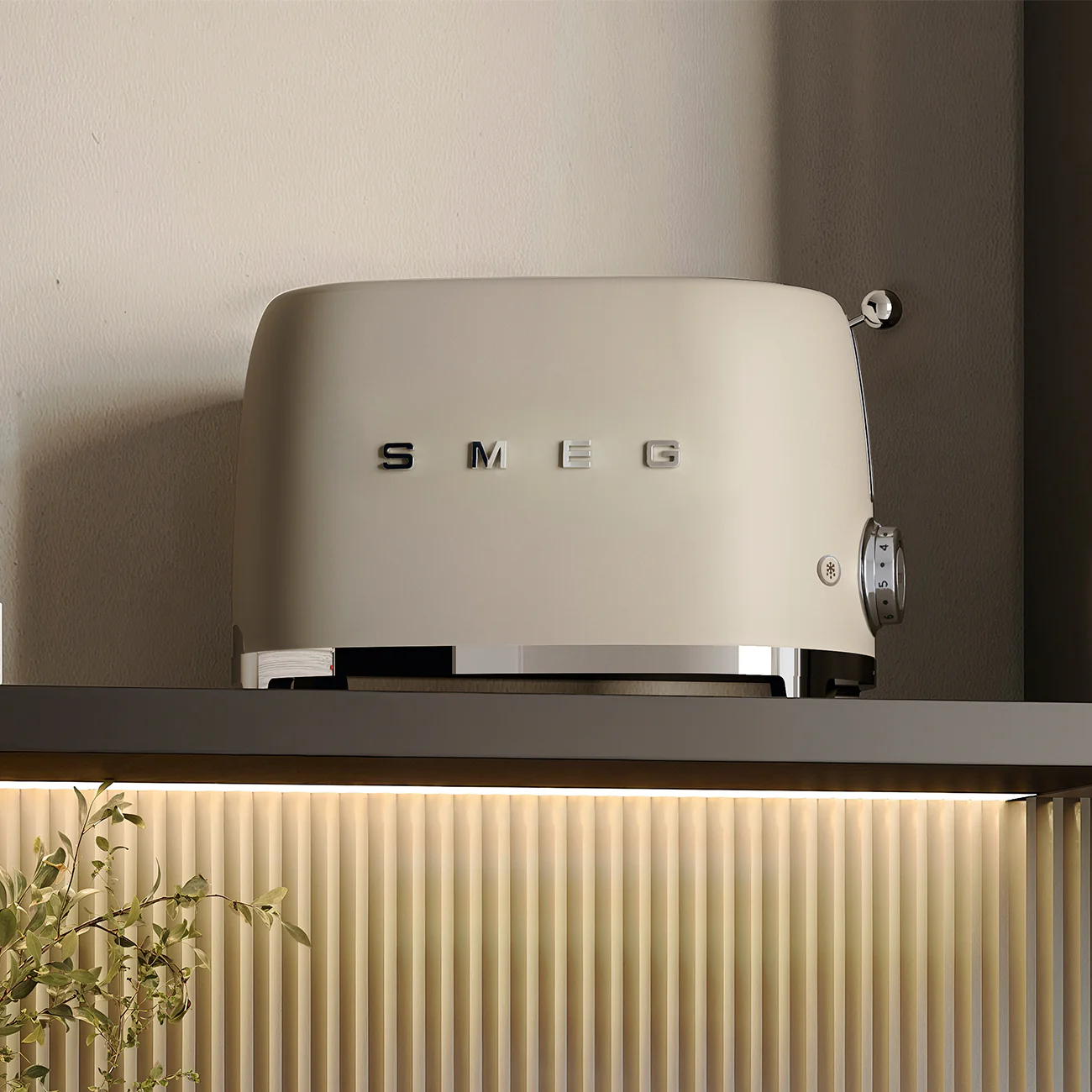 SMEG 2-Slice Electric Toaster (Moonlight Cream Matte) - Image 4