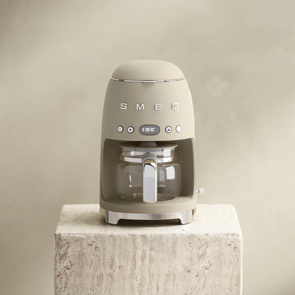 SMEG Drip Filter Coffee Machine (Moonlight Cream Matte) - Image 3