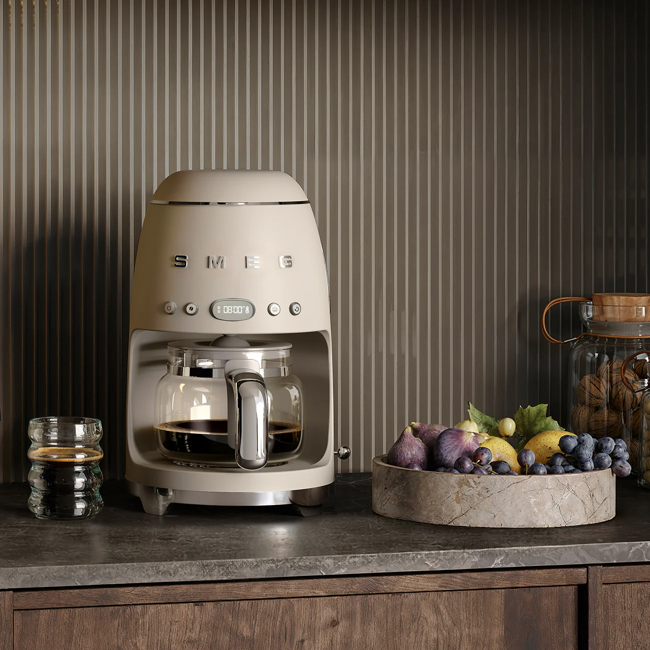 SMEG Drip Filter Coffee Machine (Moonlight Cream Matte) - Image 4