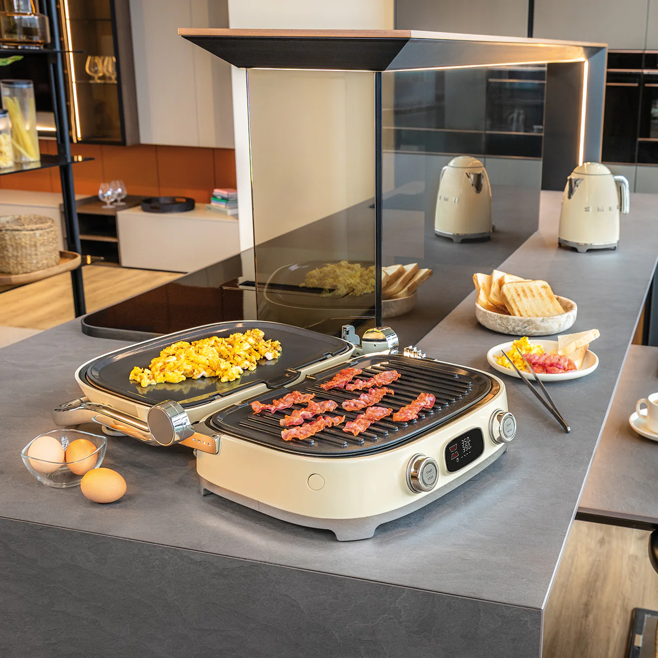 SMEG Multi Use Grill (Cream) - Image 5
